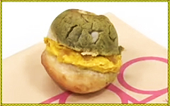 丸ごとメロンカレーパン.jpg